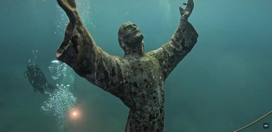 Cristo do Abismo: a estátua submersa que guarda histórias no