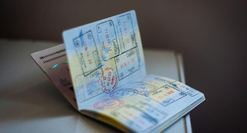 O fim dos carimbos? A revolução digital dos passaportes na E
